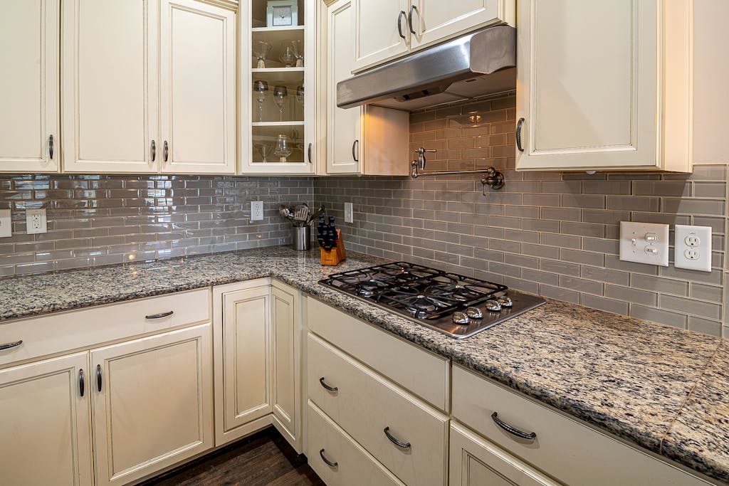 under-cabinet range hood