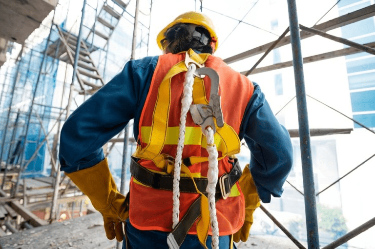 Buy High-Quality Safety Harness with Lanyard in Ghana – Certified Fall Protection