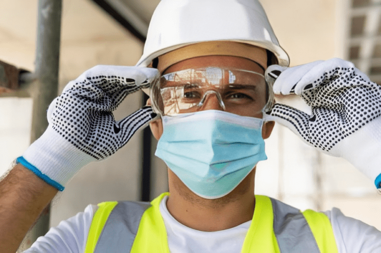 Transparent Safety Goggles – Maximum Eye Protection for Industrial, Laboratory, and Construction Use in Ghana