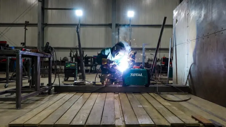 Total Inverter MMA Welding Machine 220–240V – Reliable Portable Welding Machine for Professional and DIY Welding in Ghana